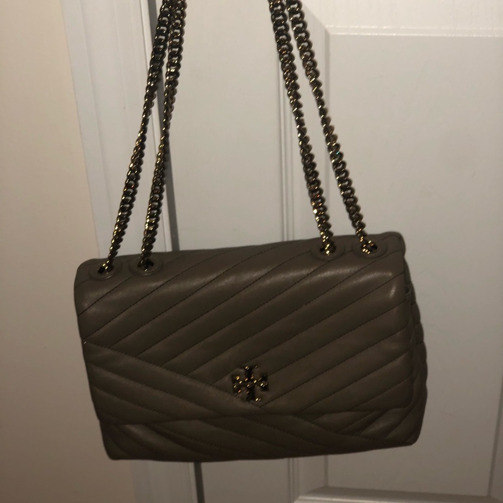 Tory Burch KIRA CHEVRON CONVERTIBLE SHOULDER BAG